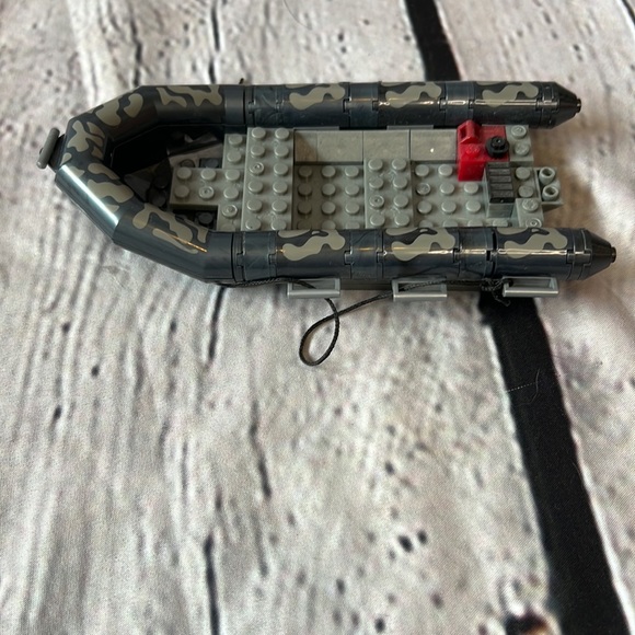 Mega Bloks Call of Duty military Raft - Picture 4 of 6